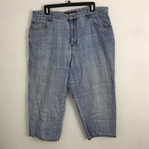 Vintage 90s Bill Blass Womens Sz 16 Denim Easy Fit Capri Light Blue Jean Shorts
